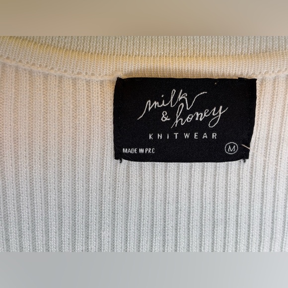 Milk & Honey White, ribbed, short-sleeve button-down top Size Medium - Picture 2 of 7